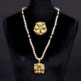 A Faux Pearl Necklace 'Trèfle' with pendant and matching Brooch - image 1