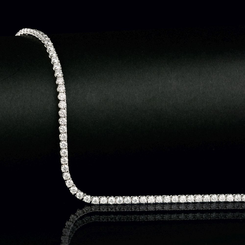 A highcarat Rivière Diamond Necklace