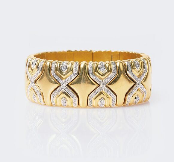 A Gold Bangle Bracelet