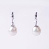 A Pair of Southsea Pearl Earpendants