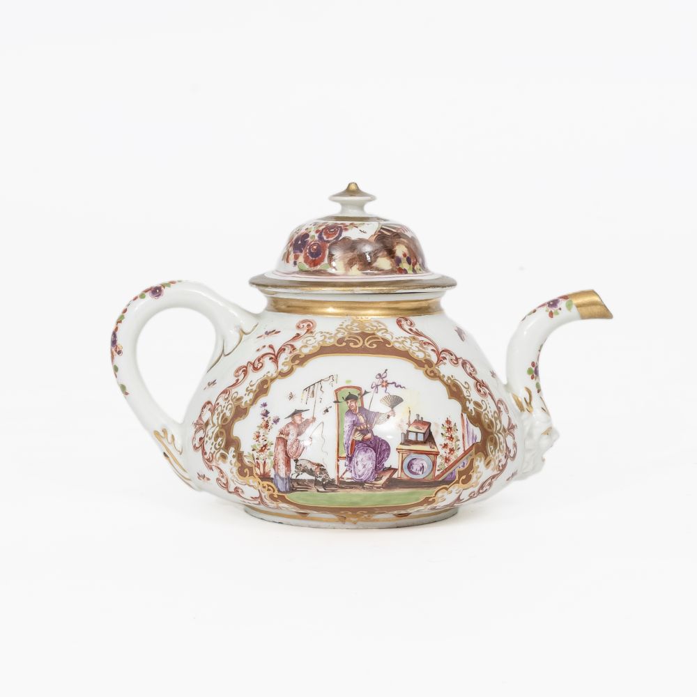 A rare, early Teapot with Hoeroldt Chinoiseries - image 2