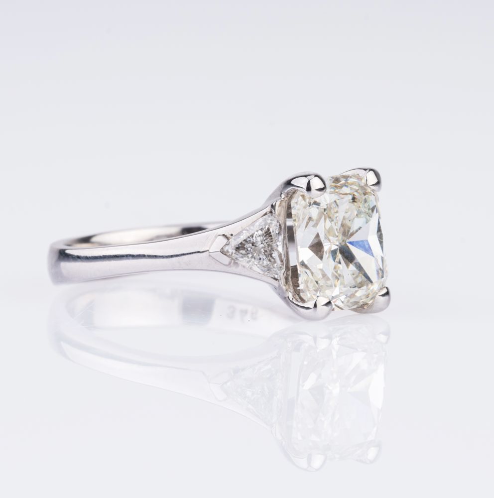 A highcarat Solitaire Diamond Ring - image 2