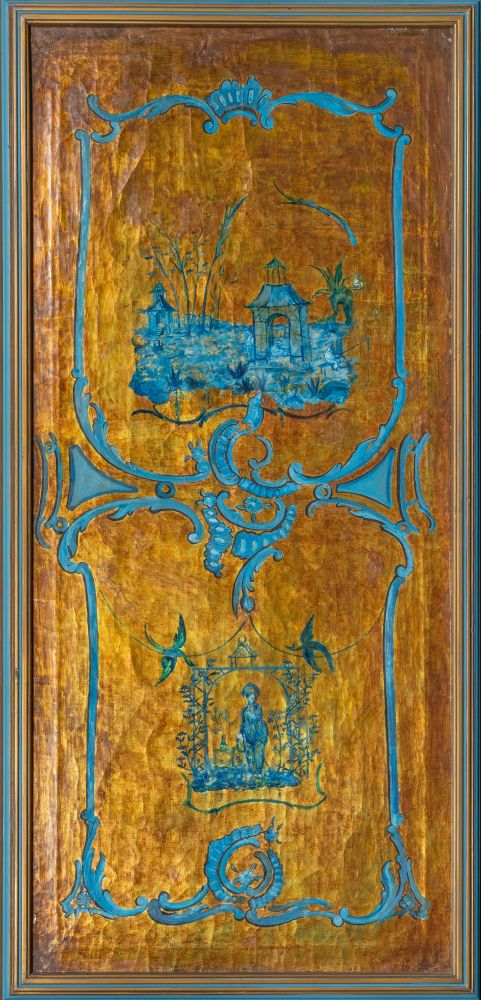 A rare Suite of 6 Panneaux with Chinoiserie in Blue on a Gold Ground - image 5