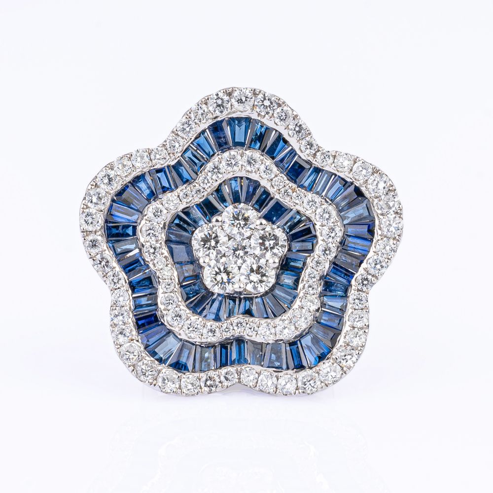 A large Flower Sapphire Diamond Cocktailring