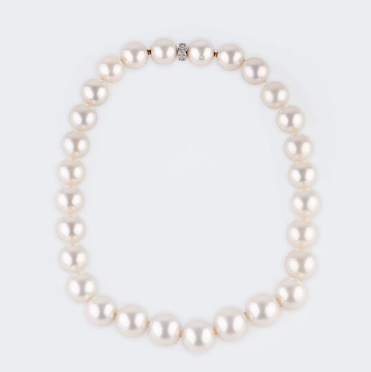 A Southsea Pearl Necklace with Diamond Clasp