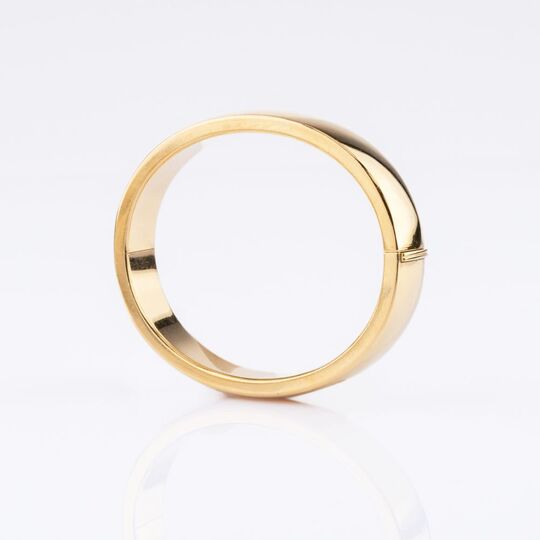 A Gold Bangle Bracelet