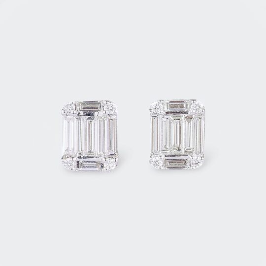 A Pair of Diamond Earstuds