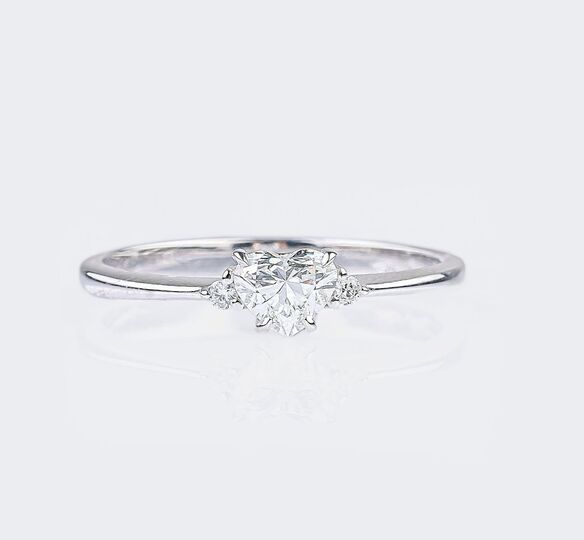 A petite River Diamond Ring 'Heart'