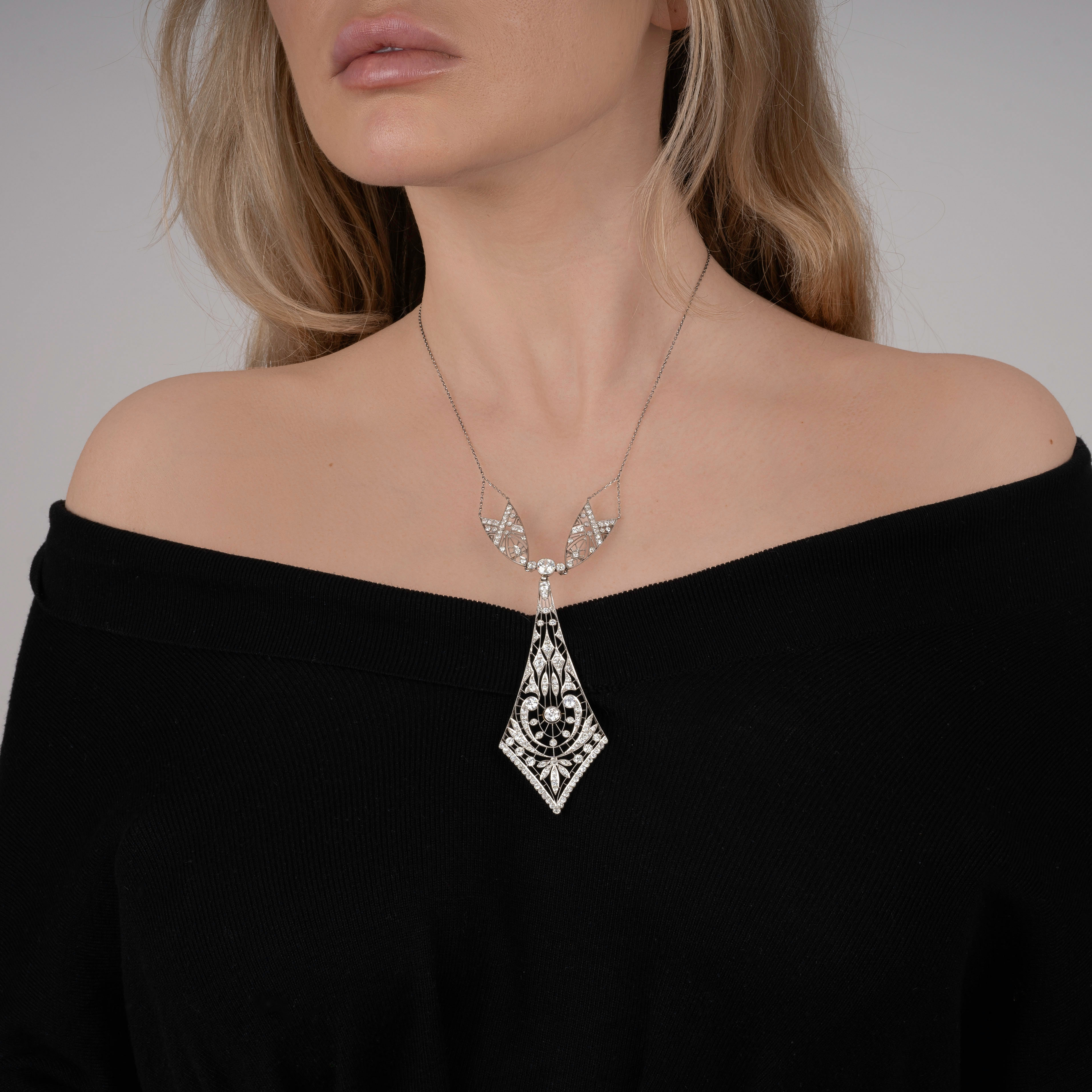 A highcarat Art-déco Diamond Necklace - image 3