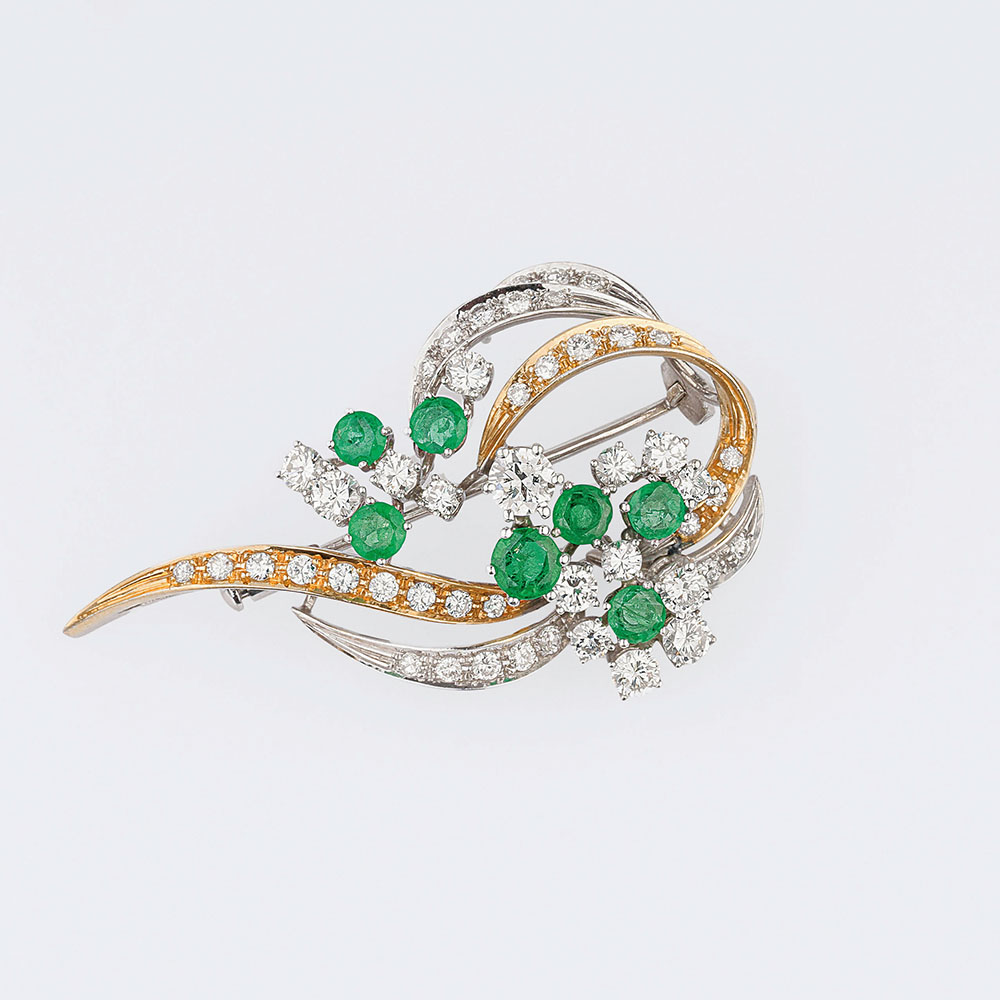 A Vintage Emerald Diamond Brooch