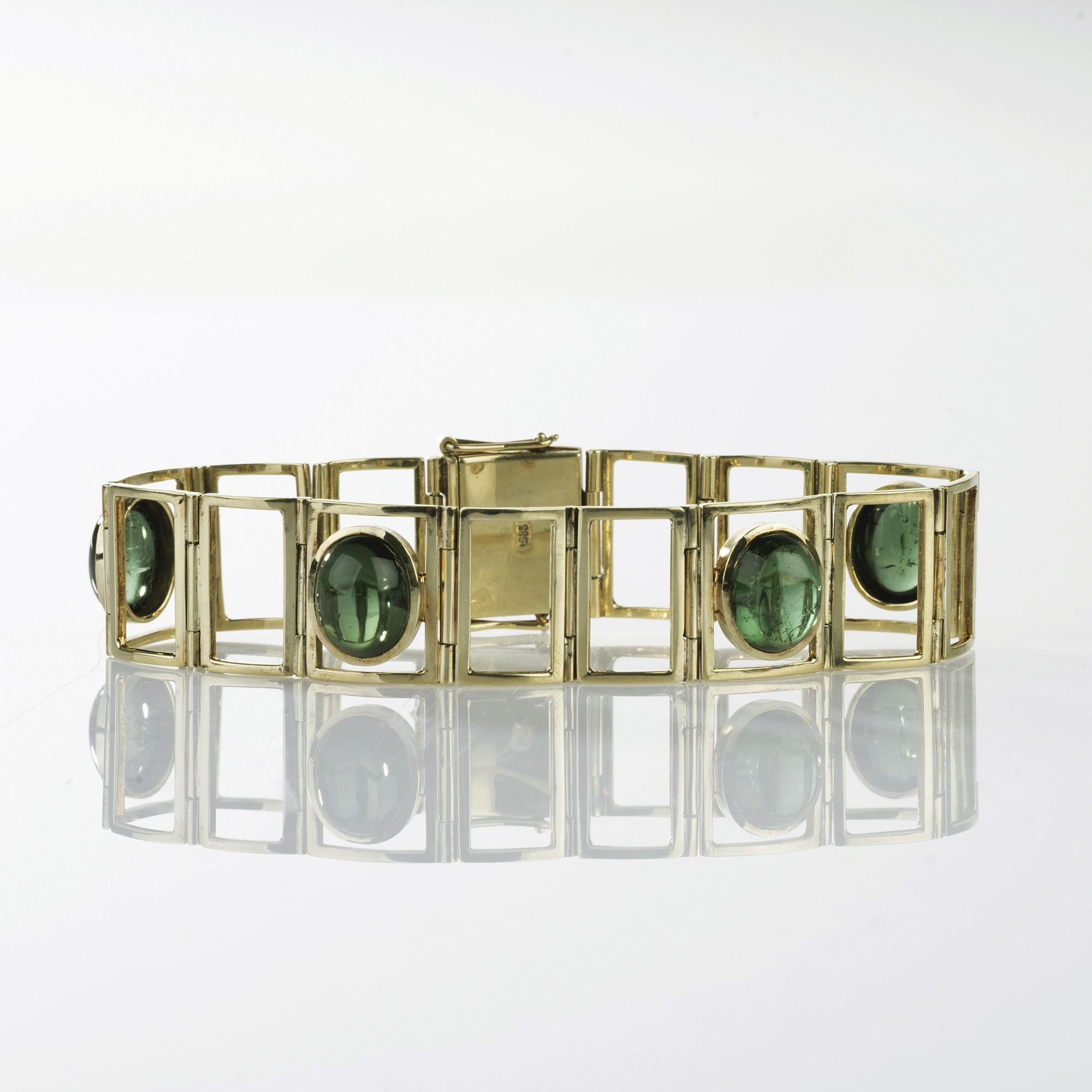 A Vintage Gold Bracelet with Tourmaline