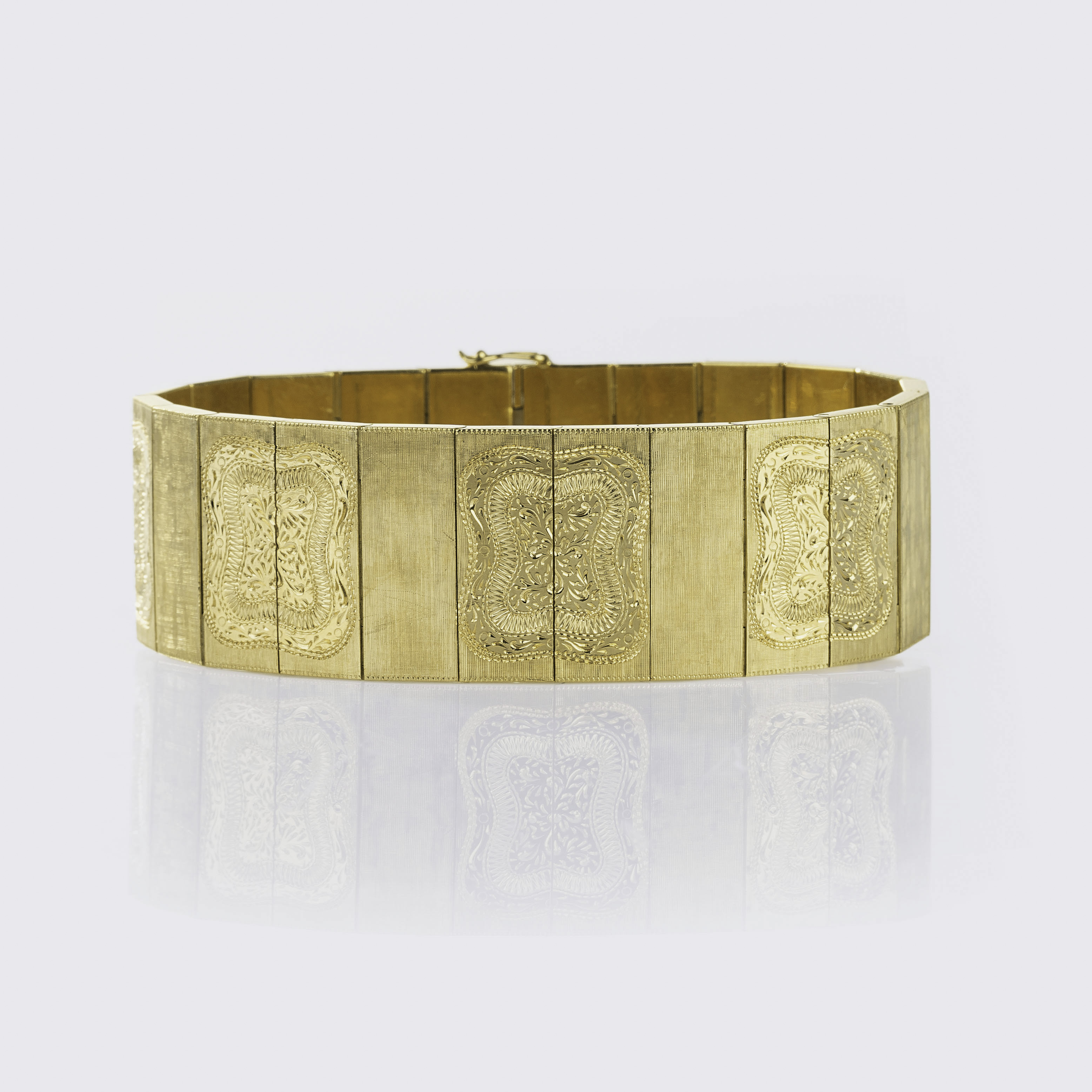 A Vintage Gold Bracelet