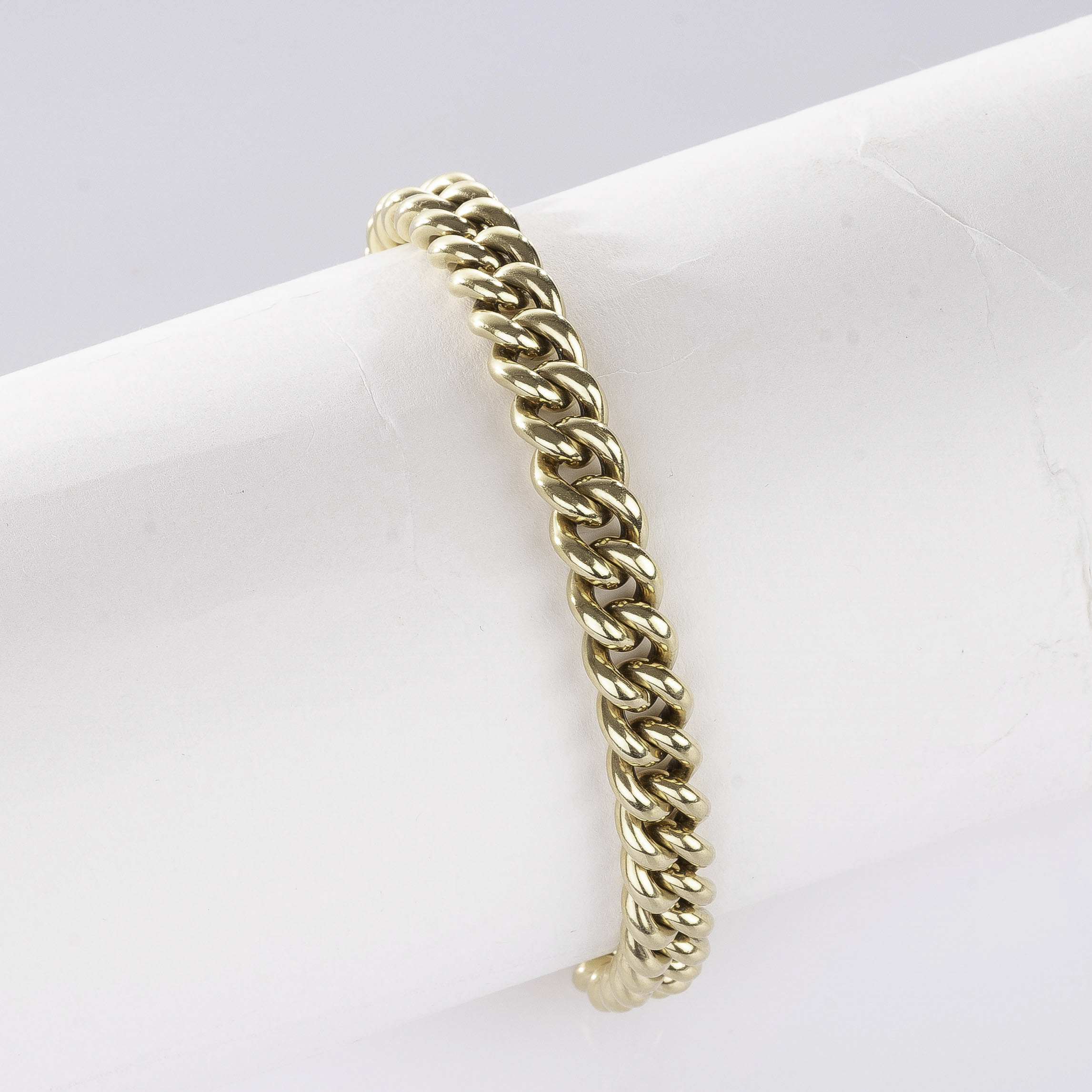 A Curb Chain Bracelet