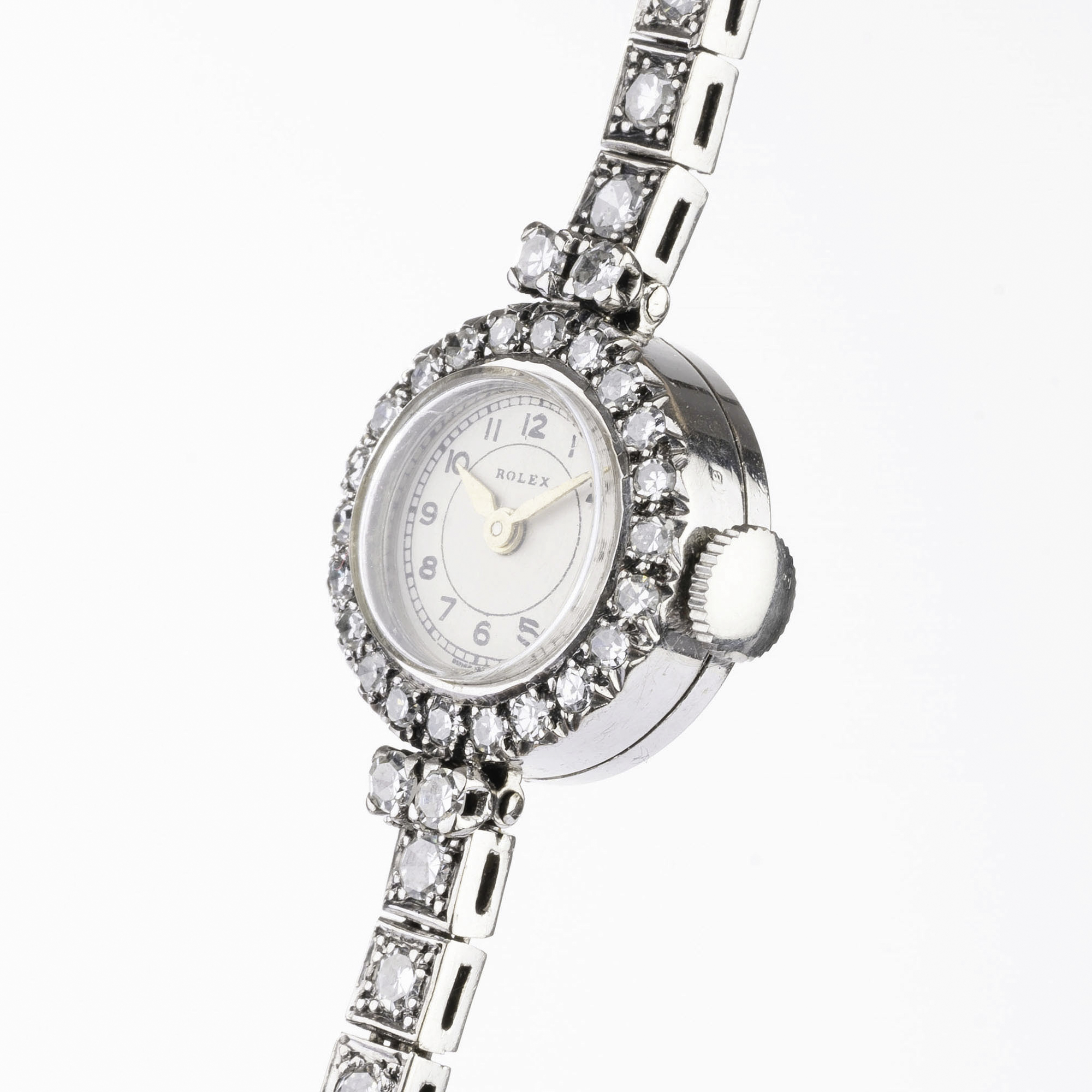 An Art-déco Ladies' Wristwatch with Diamond Setting - image 2