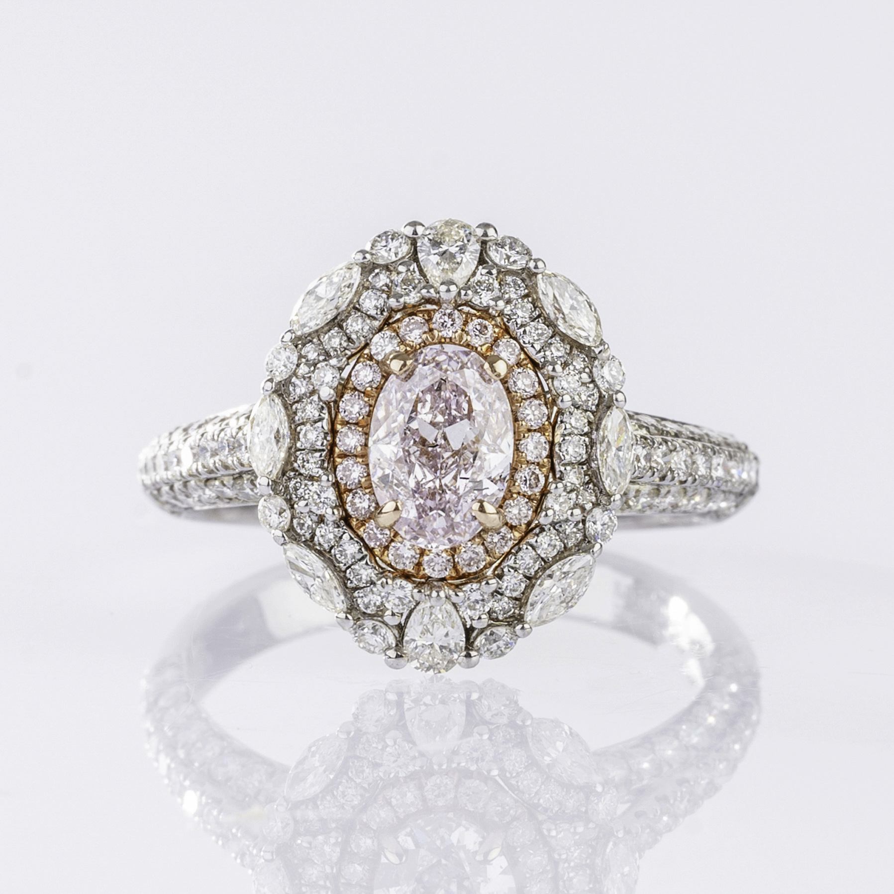 Diamant-Ring mit seltenem Fancy Pink Diamant