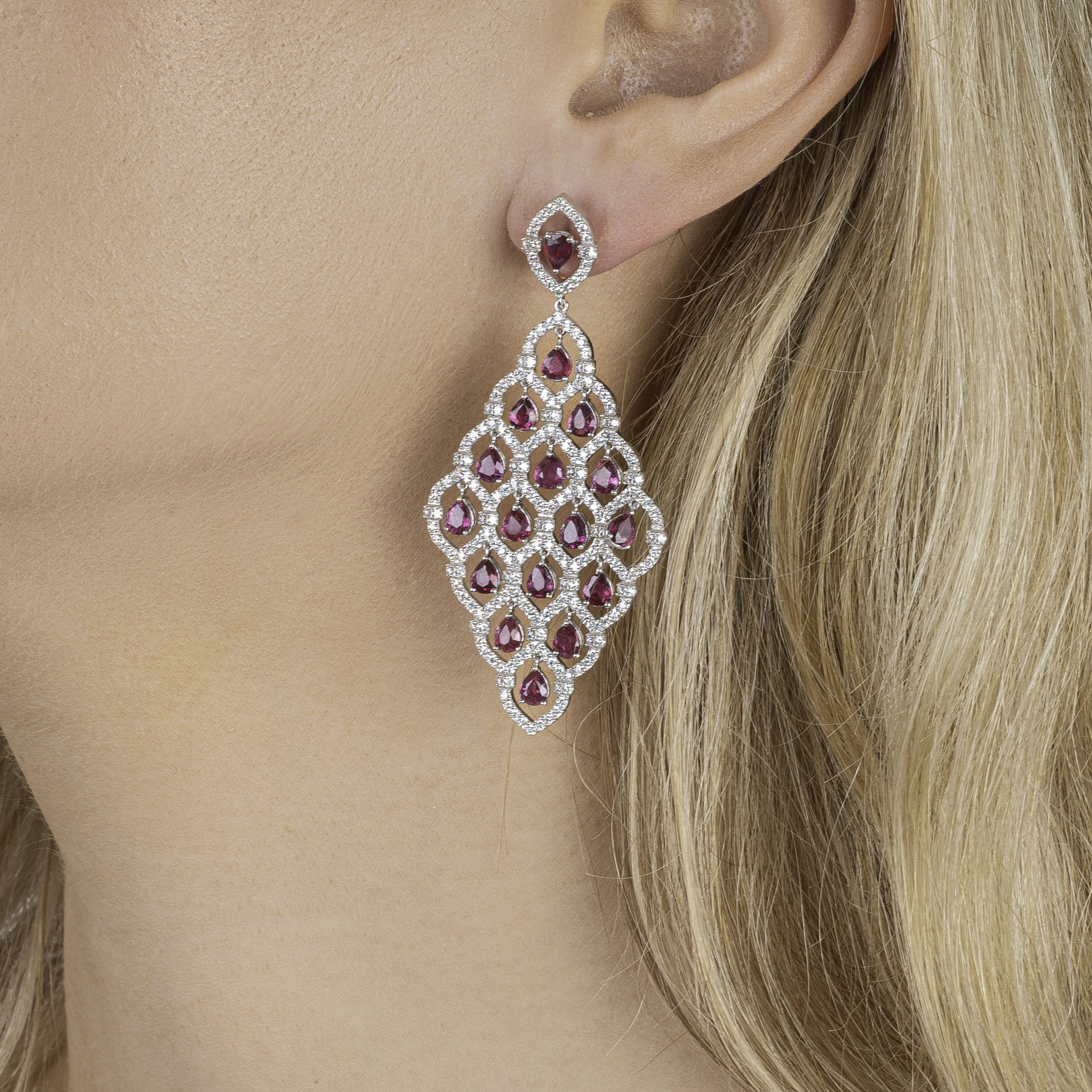 A splendid Pair of Ruby Diamond Earpendants - image 2