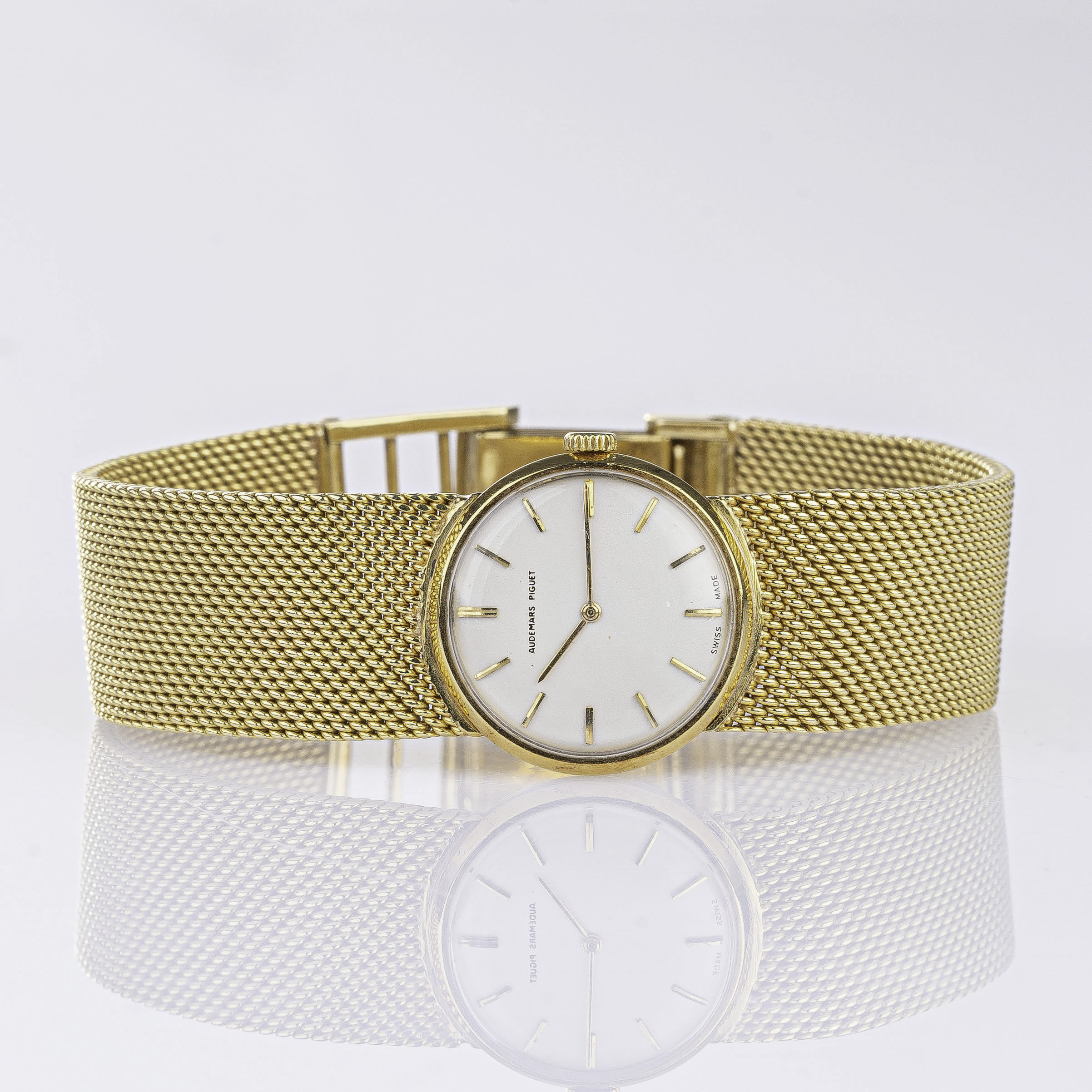 A Ladies' Wristwatch - image 2