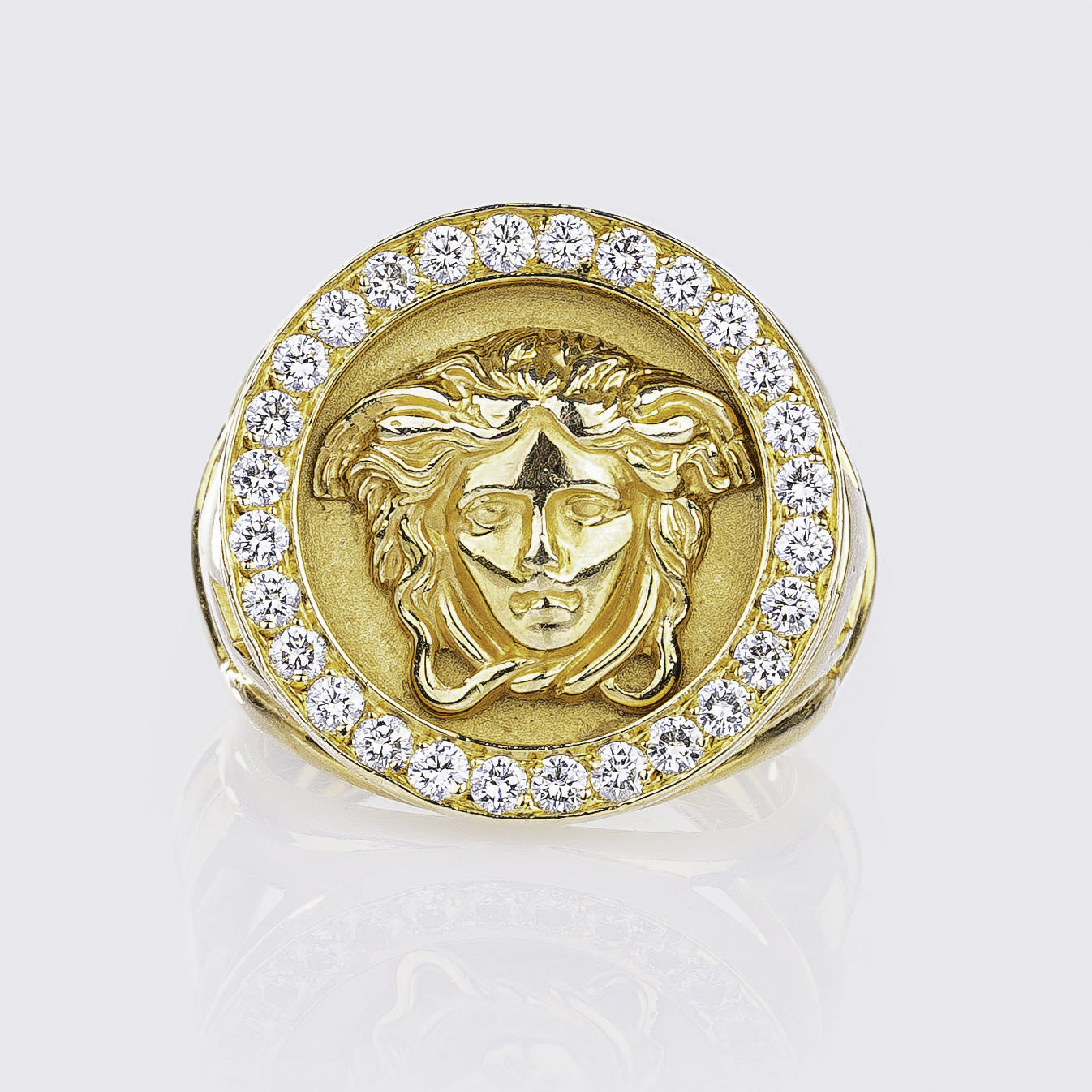 A Gold Ring with Diamonds 'Medusa'