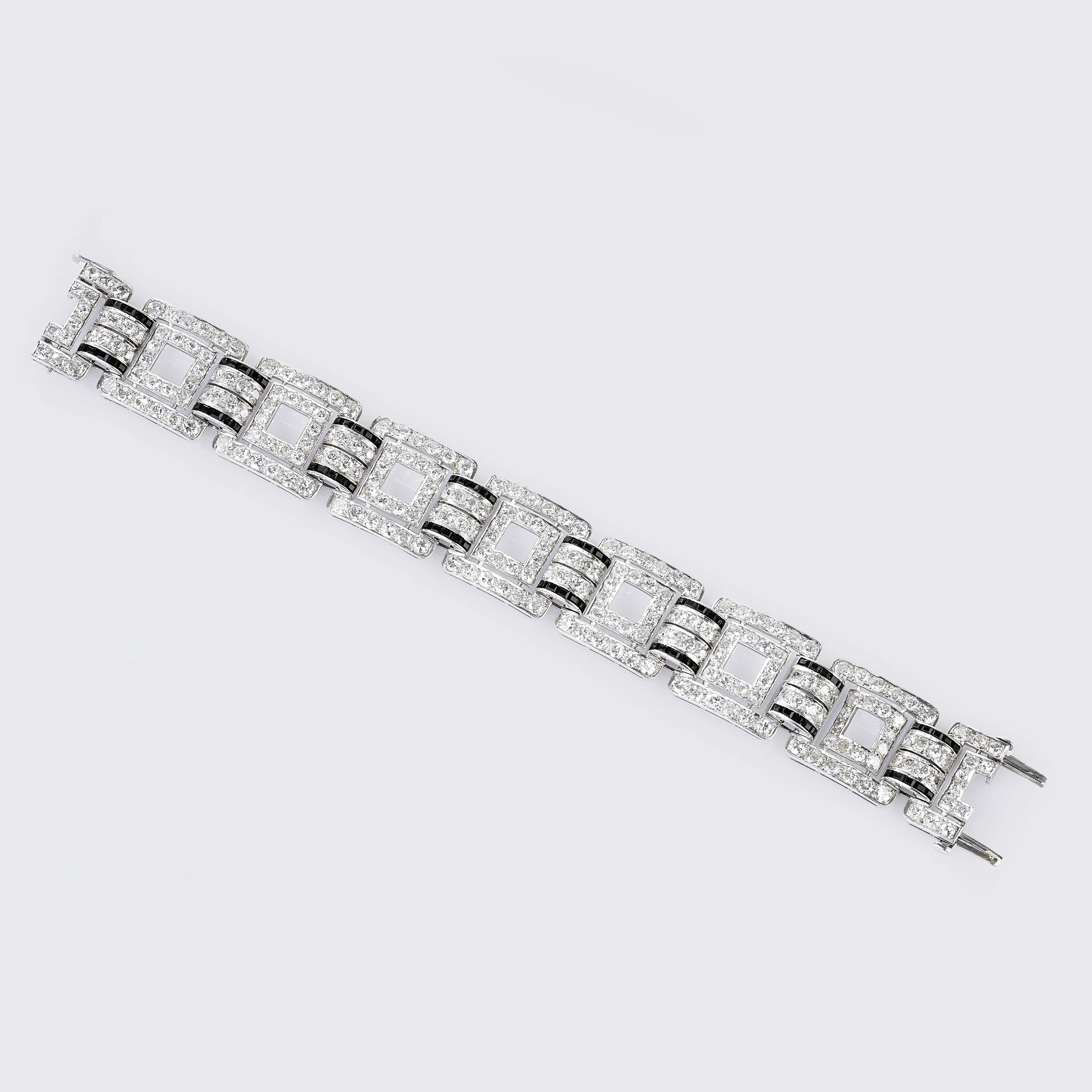 A highcarat Art-déco Diamond Bracelet with colour contrast Onyx stones - image 2