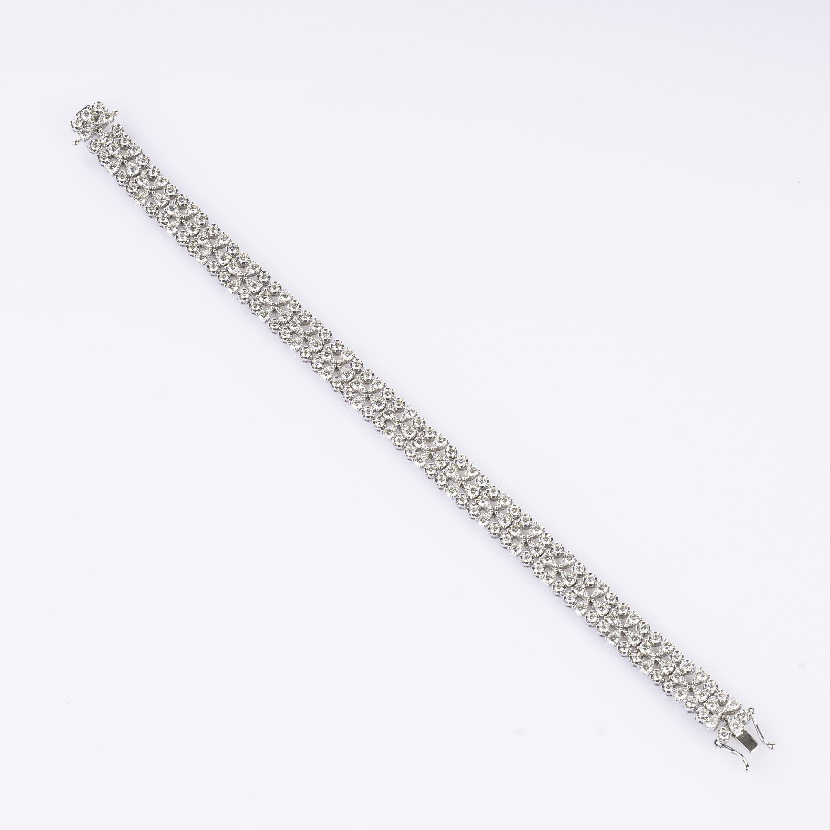 A cigh carat Diamond Bracelet 'Blossoms'