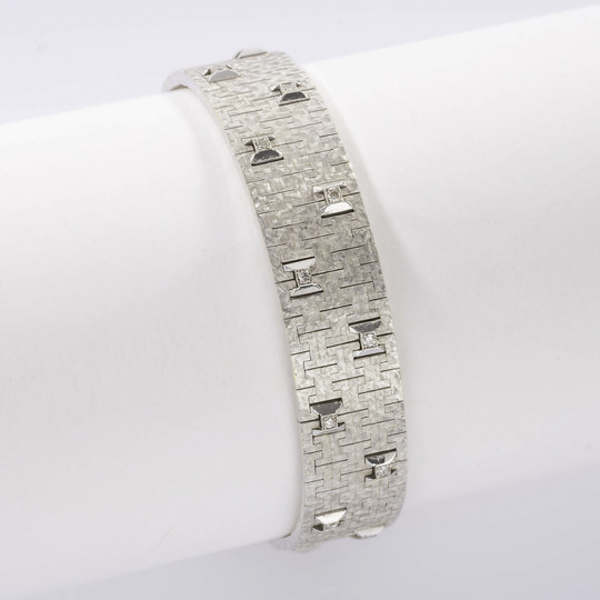 A Vintage Whitegold Bracelet with Diamonds