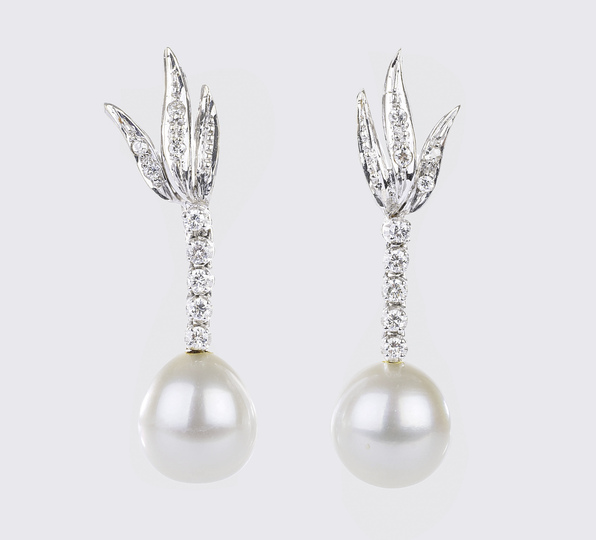 A Pair of Pearl Diamond Earpendant Clips