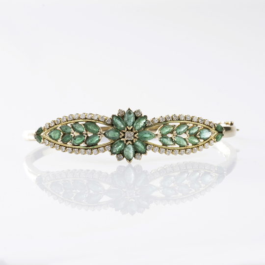 An Emerald Diamond Bangle Bracelet