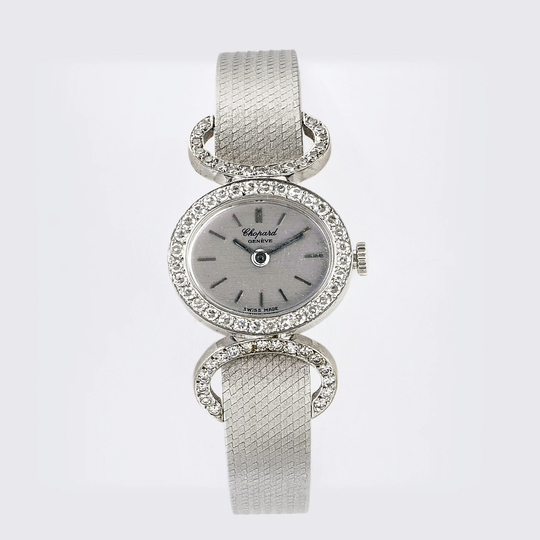 A Ladies' Wristwatch with Diamond Setting