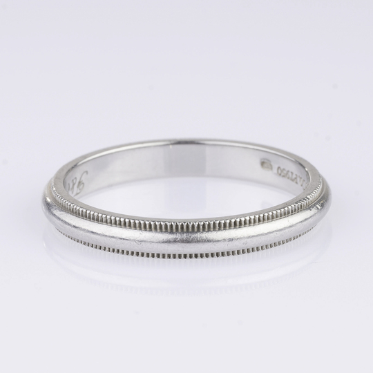 A Platinum Ring 'Classic Milgrain'