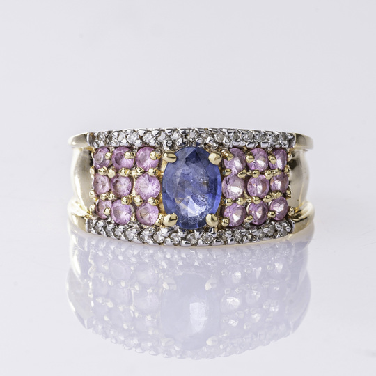 A Sapphire Diamond Ring with Pink Sapphires