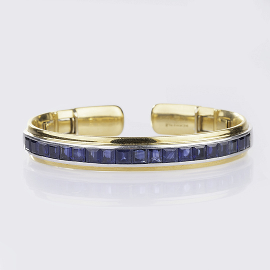 A rare bicolour Bangle Bracelet with colourfine Sapphires