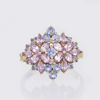 A flowershaped Pink Sapphire Cocktailring