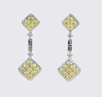 A Pair of highcarat Fancy Diamond Earpendants