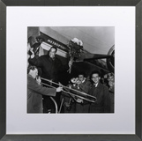 Duke Ellington with Flowers at the Aircraft - image 2