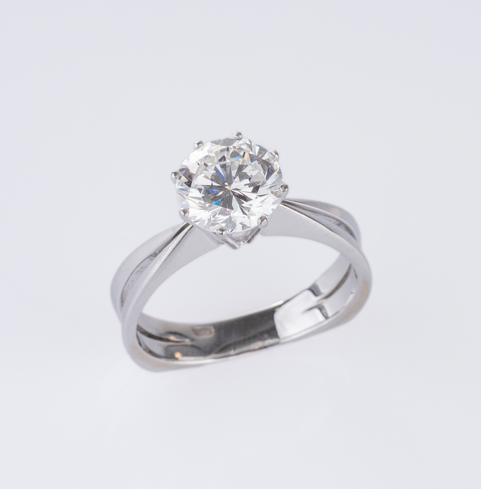 Excellent Rare White Solitaire Ring - image 7