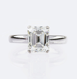 Hochkarätiger Solitär-Ring mit Emerald Cut Diamant - Bild 1