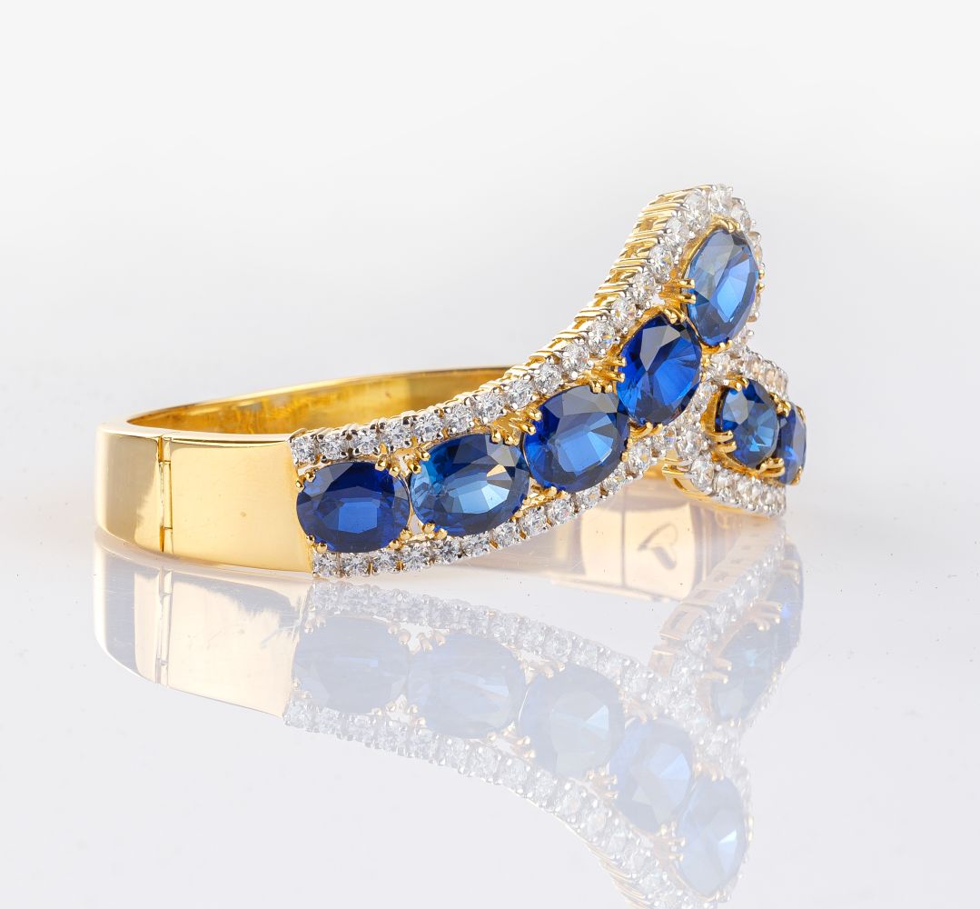 Splendid Costume Jewellery Gold Bracelet - image 2