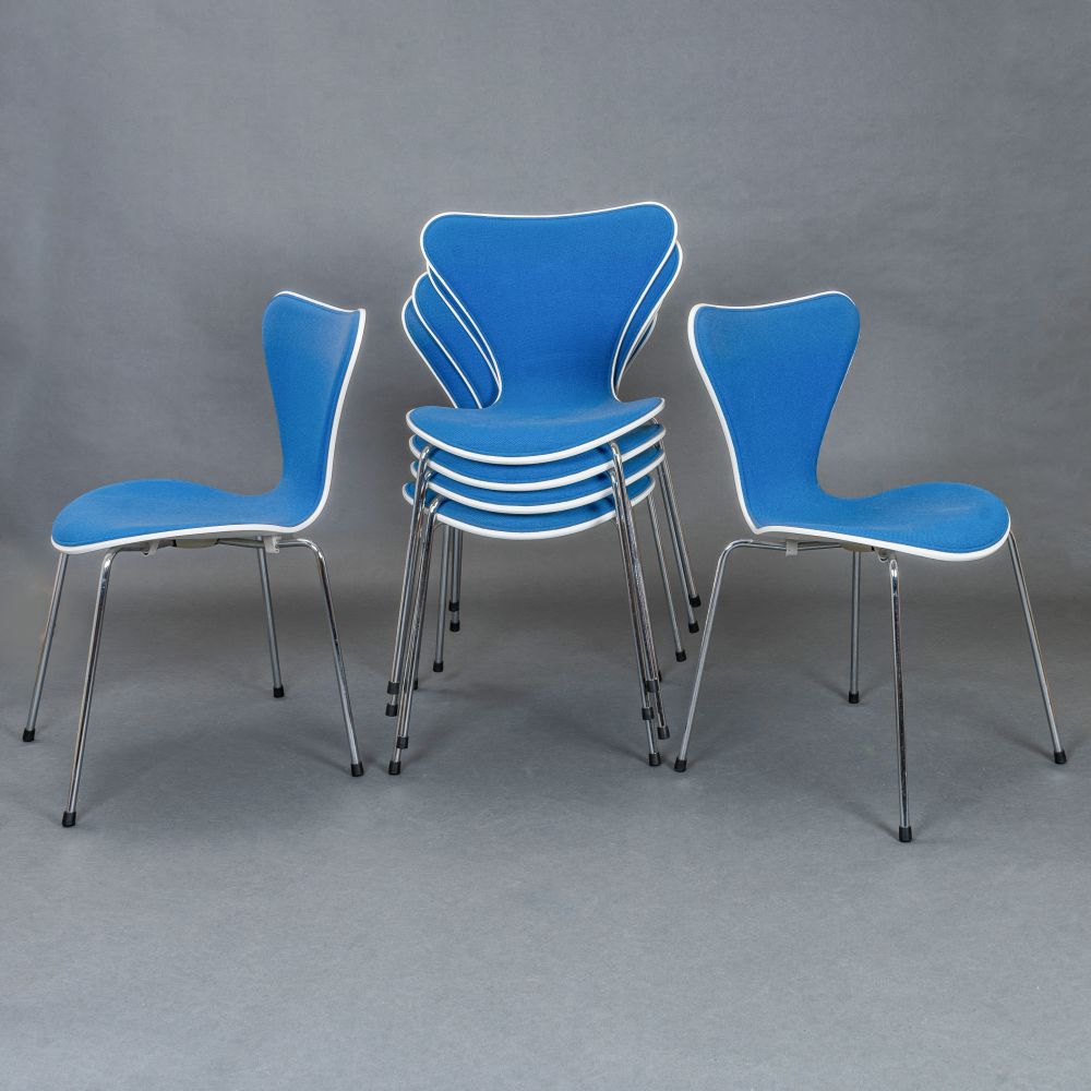 A Set of 6 Chairs Model '3107'