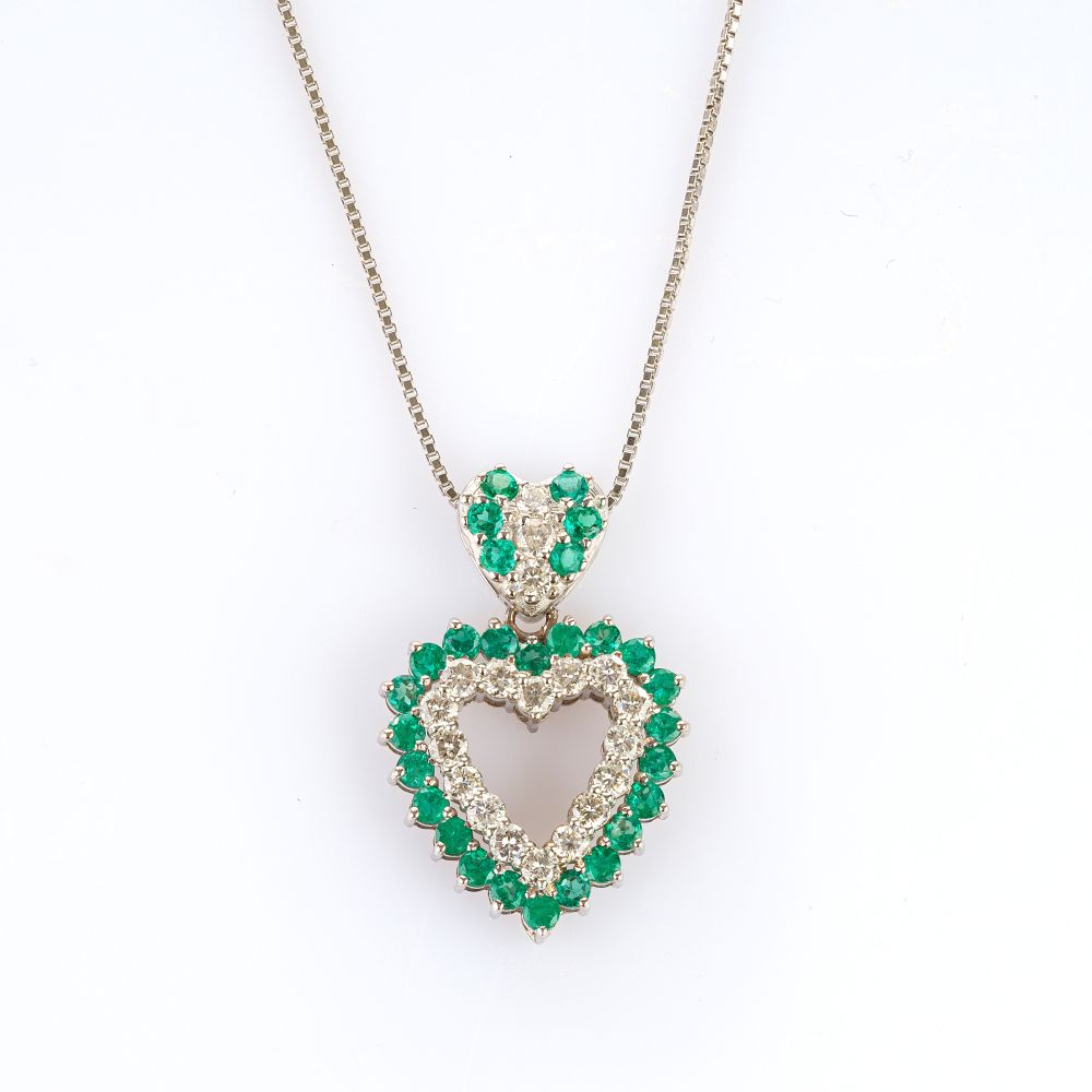 Heart Pendant with Emerald Diamond Setting