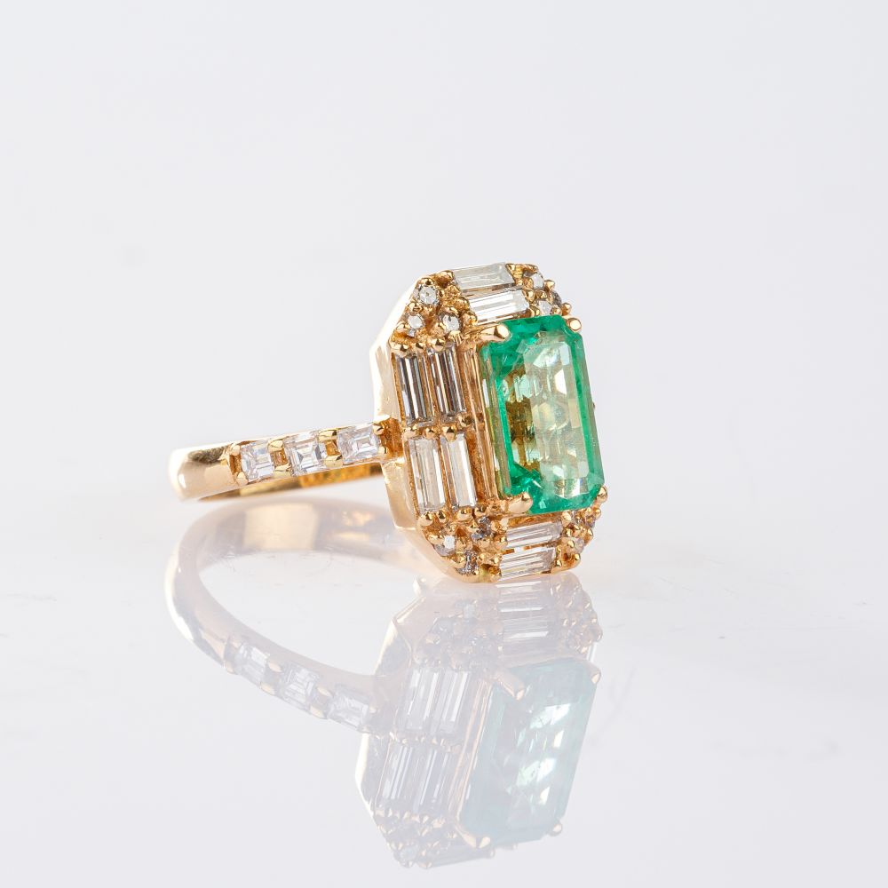 Emerald Diamond Ring - image 2