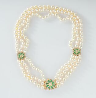 Pearl Necklace with Emerald-Diamond Flower