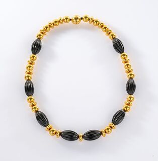 Gold Necklace with Black Jade 'Meister Collection'