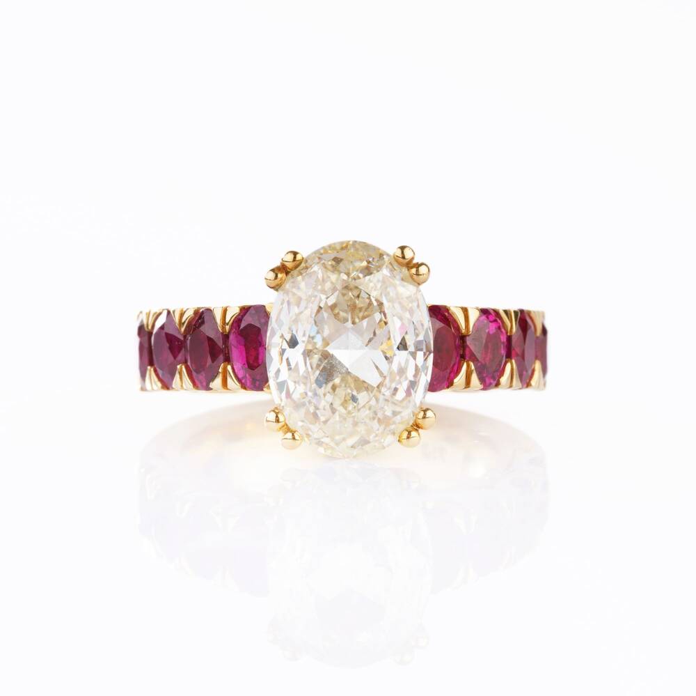 Highcarat Solitaire Diamond Ring with Natural Burma Rubies